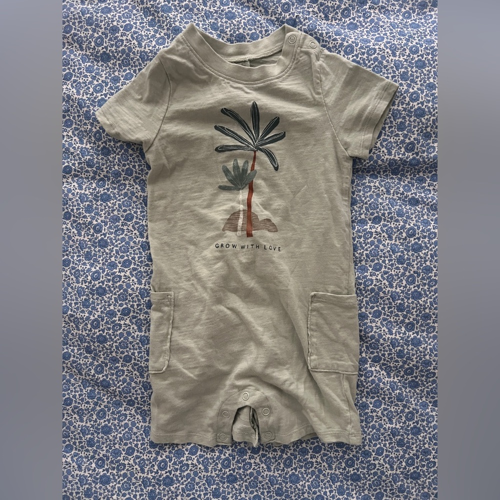 Little Co Green ‘Grow with love’ romper size 24M